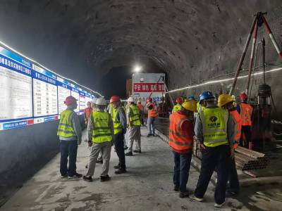 雅砻江卡拉水电站大坝左岸灌浆工程